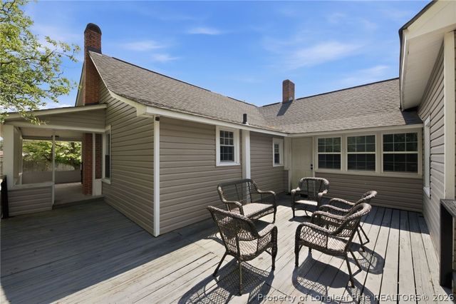 423 E Edinborough Avenue, Raeford, NC 28376