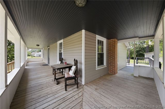423 E Edinborough Avenue, Raeford, NC 28376