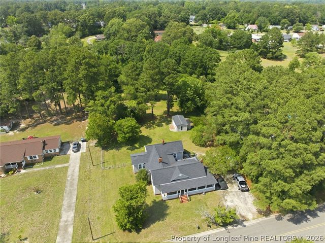 423 E Edinborough Avenue, Raeford, NC 28376