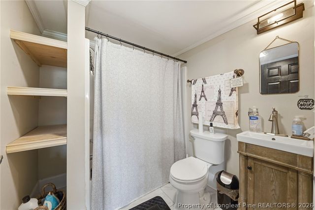 423 E Edinborough Avenue, Raeford, NC 28376