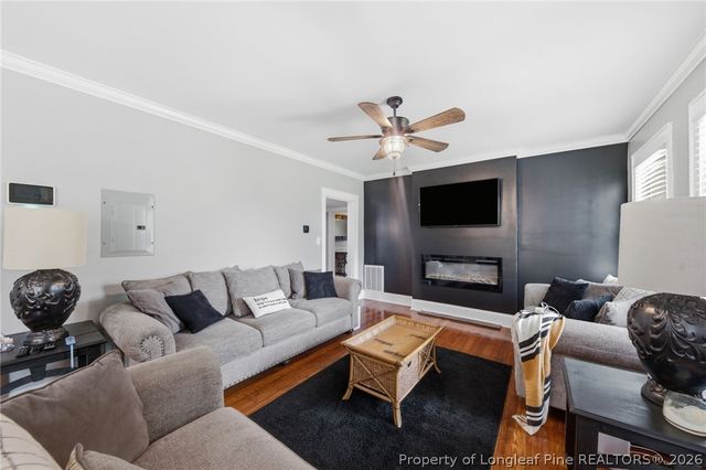 423 E Edinborough Avenue, Raeford, NC 28376
