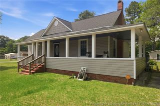423 E Edinborough Avenue, Raeford, NC 28376