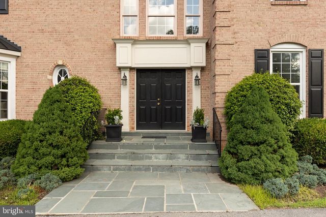 8809 SAUNDERS LN, Bethesda, MD 20817