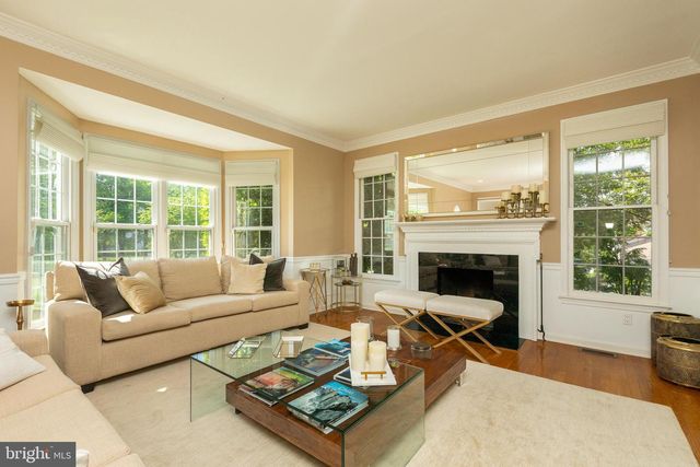 8809 SAUNDERS LN, Bethesda, MD 20817