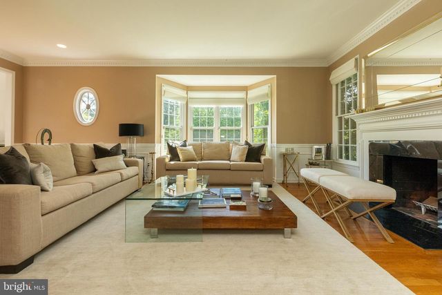 8809 SAUNDERS LN, Bethesda, MD 20817