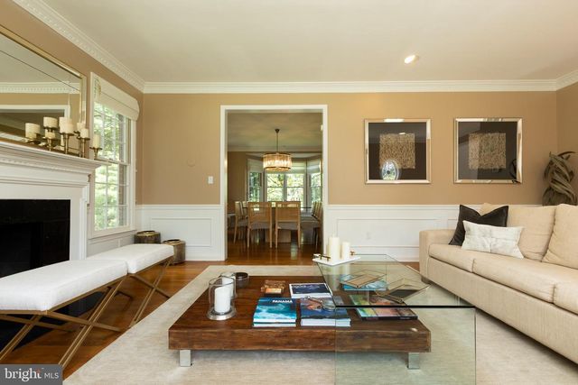 8809 SAUNDERS LN, Bethesda, MD 20817