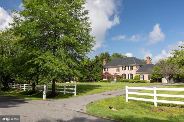 8809 SAUNDERS LN, Bethesda, MD 20817