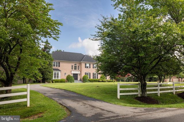 8809 SAUNDERS LN, Bethesda, MD 20817