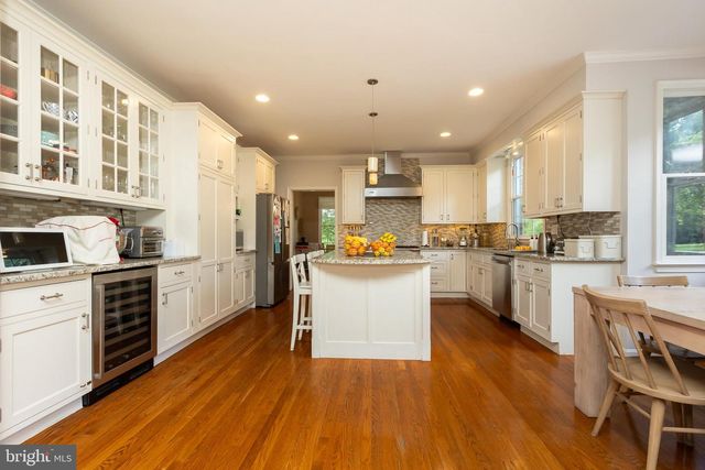 8809 SAUNDERS LN, Bethesda, MD 20817