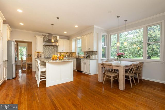 8809 SAUNDERS LN, Bethesda, MD 20817