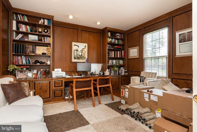 8809 SAUNDERS LN, Bethesda, MD 20817