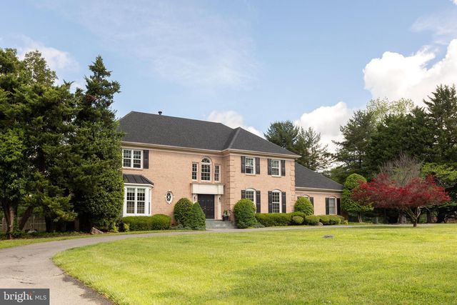 8809 SAUNDERS LN, Bethesda, MD 20817