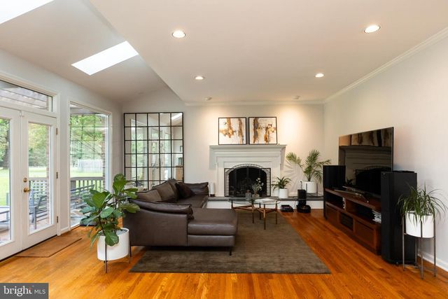 8809 SAUNDERS LN, Bethesda, MD 20817