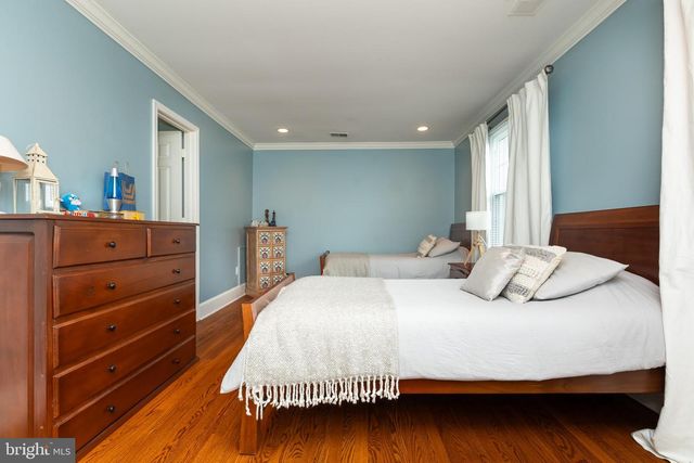 8809 SAUNDERS LN, Bethesda, MD 20817