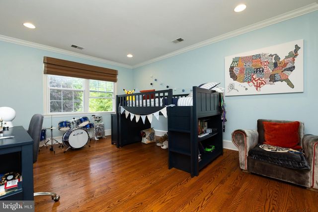 8809 SAUNDERS LN, Bethesda, MD 20817