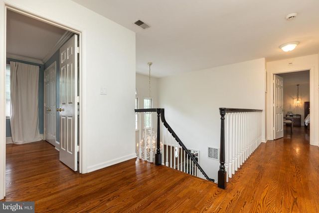 8809 SAUNDERS LN, Bethesda, MD 20817