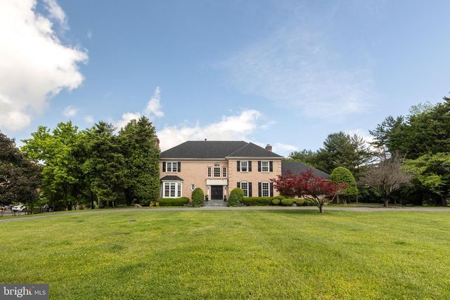 8809 SAUNDERS LN, Bethesda, MD 20817