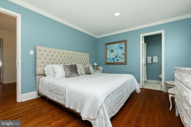 8809 SAUNDERS LN, Bethesda, MD 20817