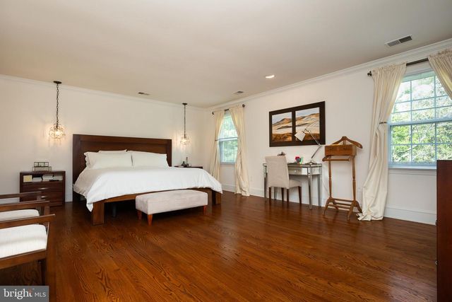 8809 SAUNDERS LN, Bethesda, MD 20817