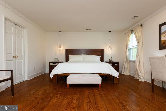 8809 SAUNDERS LN, Bethesda, MD 20817