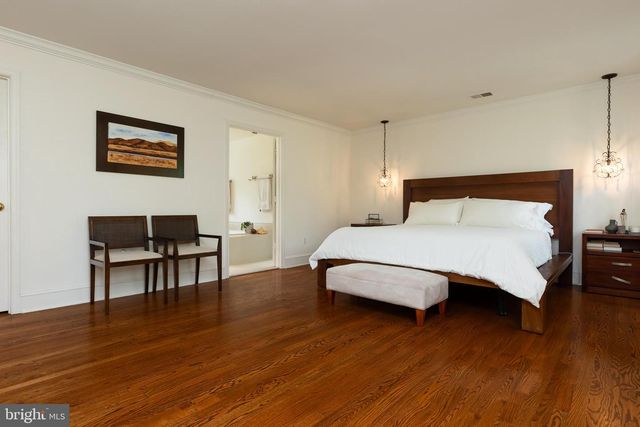 8809 SAUNDERS LN, Bethesda, MD 20817