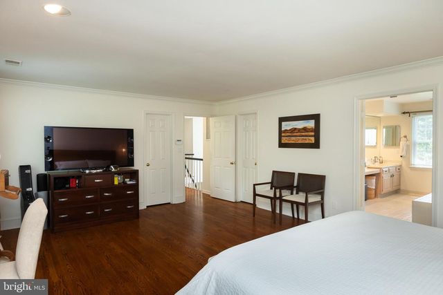 8809 SAUNDERS LN, Bethesda, MD 20817