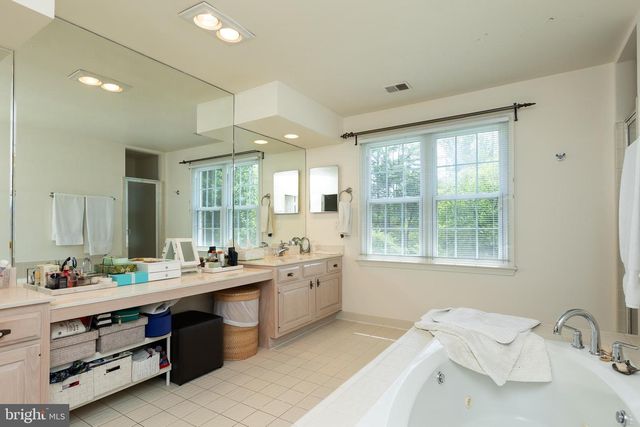 8809 SAUNDERS LN, Bethesda, MD 20817