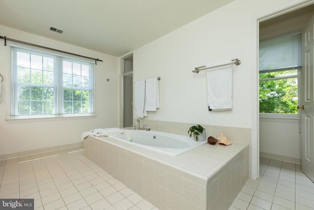 8809 SAUNDERS LN, Bethesda, MD 20817