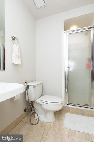 8809 SAUNDERS LN, Bethesda, MD 20817