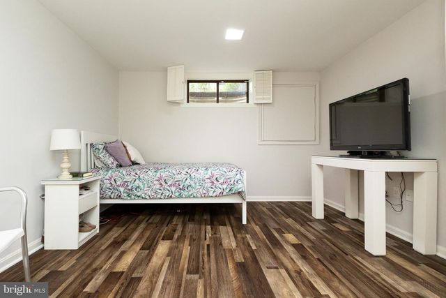 8809 SAUNDERS LN, Bethesda, MD 20817