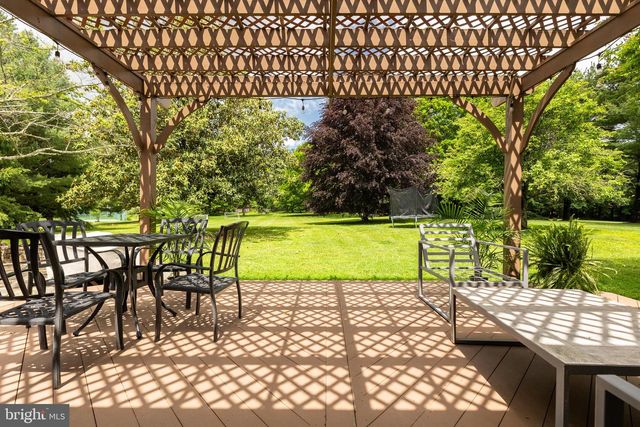 8809 SAUNDERS LN, Bethesda, MD 20817