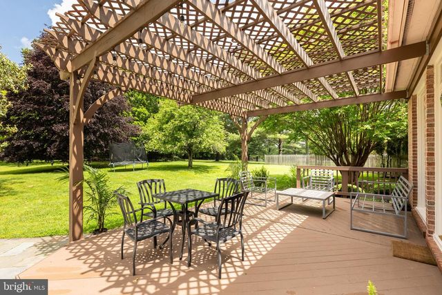 8809 SAUNDERS LN, Bethesda, MD 20817