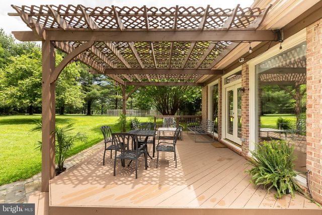 8809 SAUNDERS LN, Bethesda, MD 20817