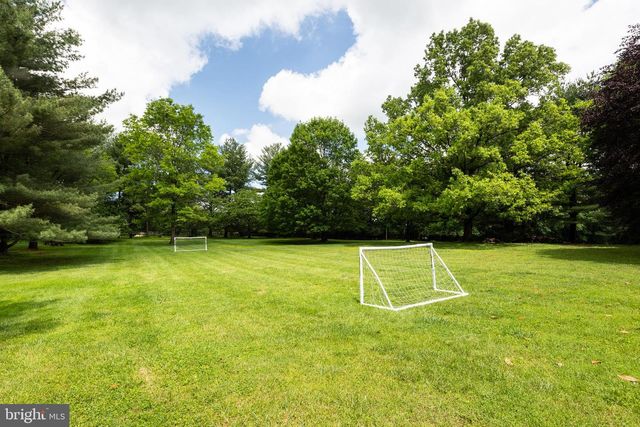 8809 SAUNDERS LN, Bethesda, MD 20817