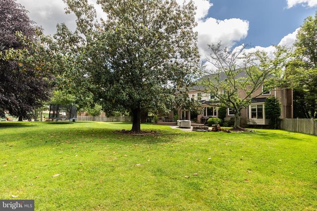 8809 SAUNDERS LN, Bethesda, MD 20817