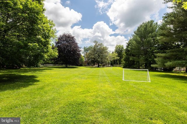 8809 SAUNDERS LN, Bethesda, MD 20817