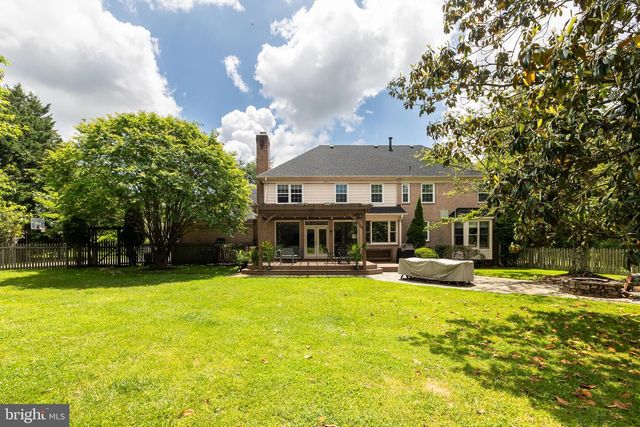 8809 SAUNDERS LN, Bethesda, MD 20817