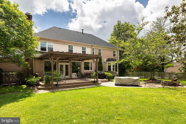 8809 SAUNDERS LN, Bethesda, MD 20817