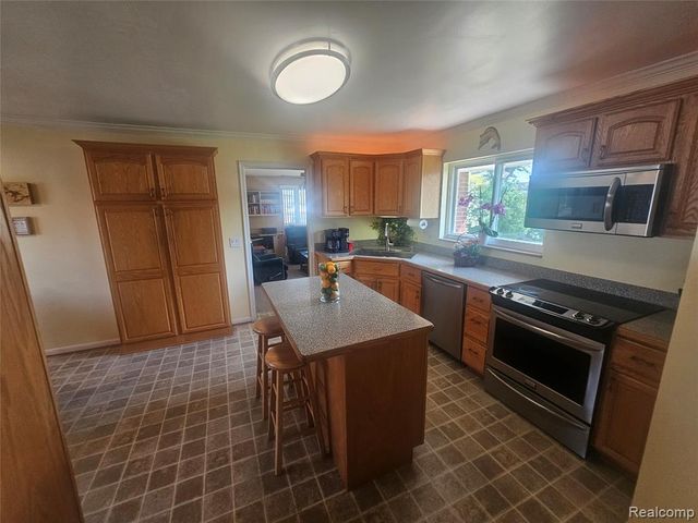 37846 Terra Mar Street, Harrison Twp, MI 48045