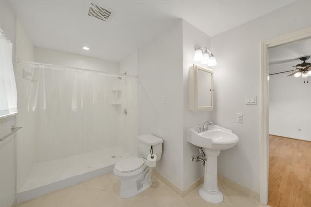 8415 Braesdale Lane, Houston, TX 77071