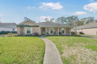 8415 Braesdale Lane, Houston, TX 77071