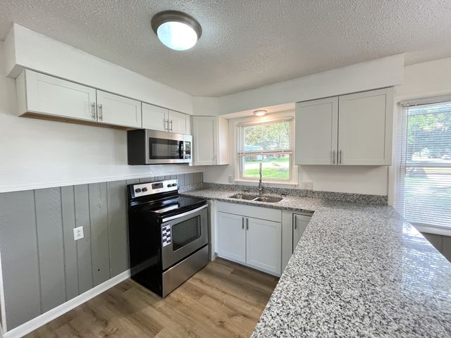 481 McQuade Cir, Mcminnville, TN 37110