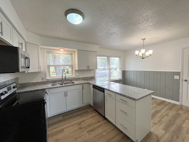 481 McQuade Cir, Mcminnville, TN 37110