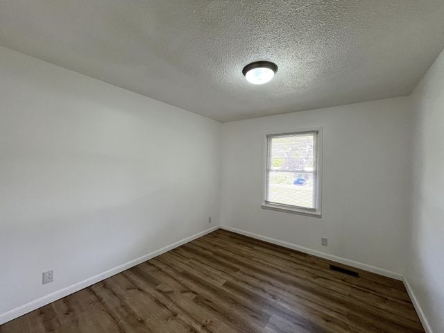 481 McQuade Cir, Mcminnville, TN 37110