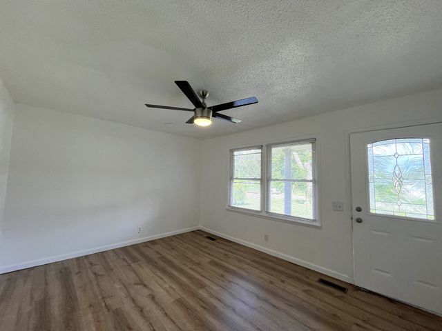 481 McQuade Cir, Mcminnville, TN 37110