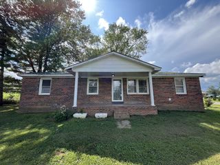 481 McQuade Cir, Mcminnville, TN 37110