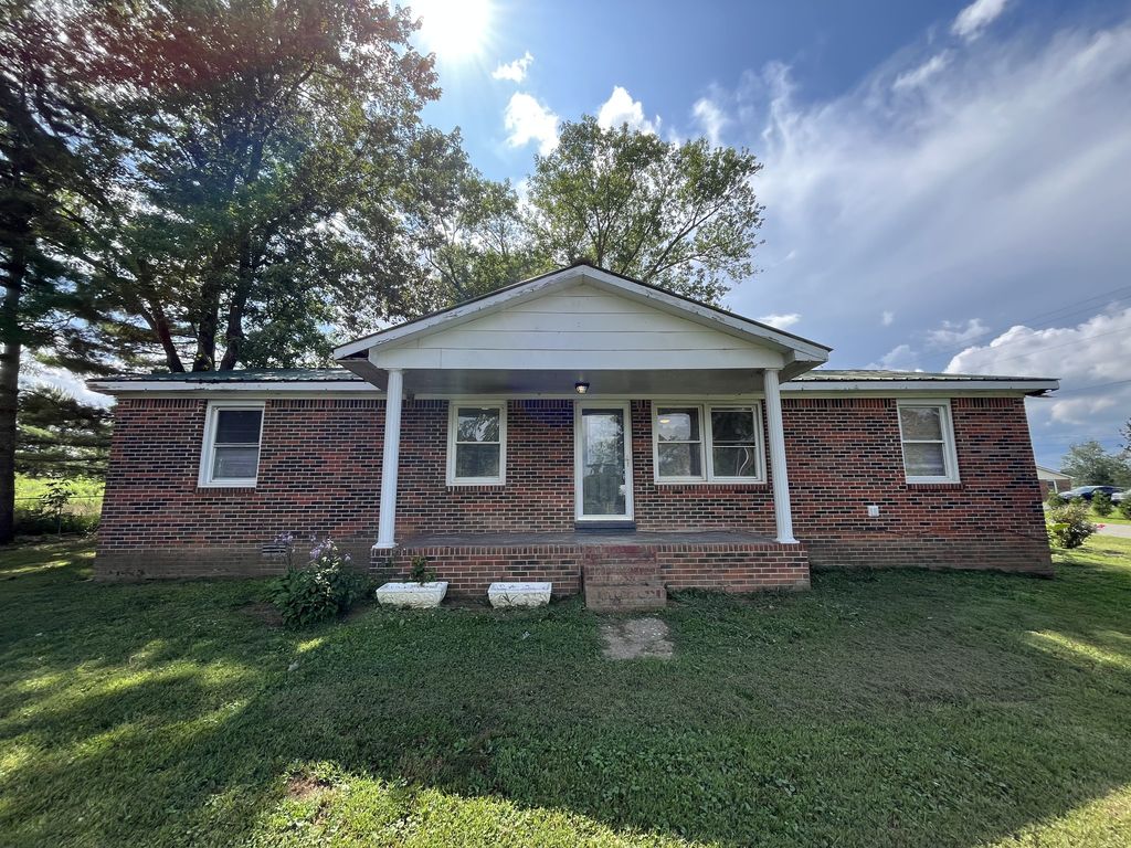 481 McQuade Cir, Mcminnville, TN 37110