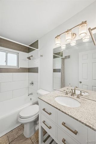 6937 Berkridge Court, Hazelwood, MO 63042