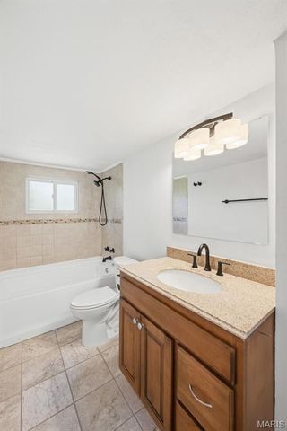 6937 Berkridge Court, Hazelwood, MO 63042