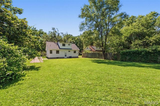 6937 Berkridge Court, Hazelwood, MO 63042
